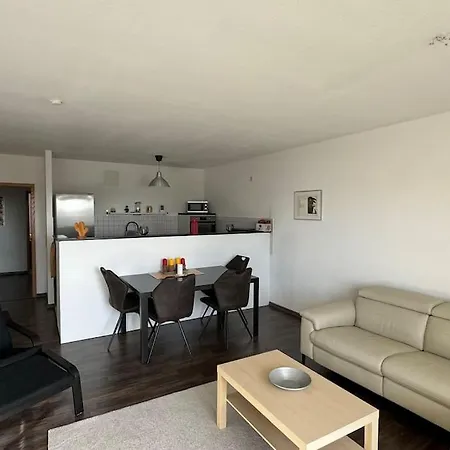 Apartment In Naehe Messe,bmw,porsche,flughafen